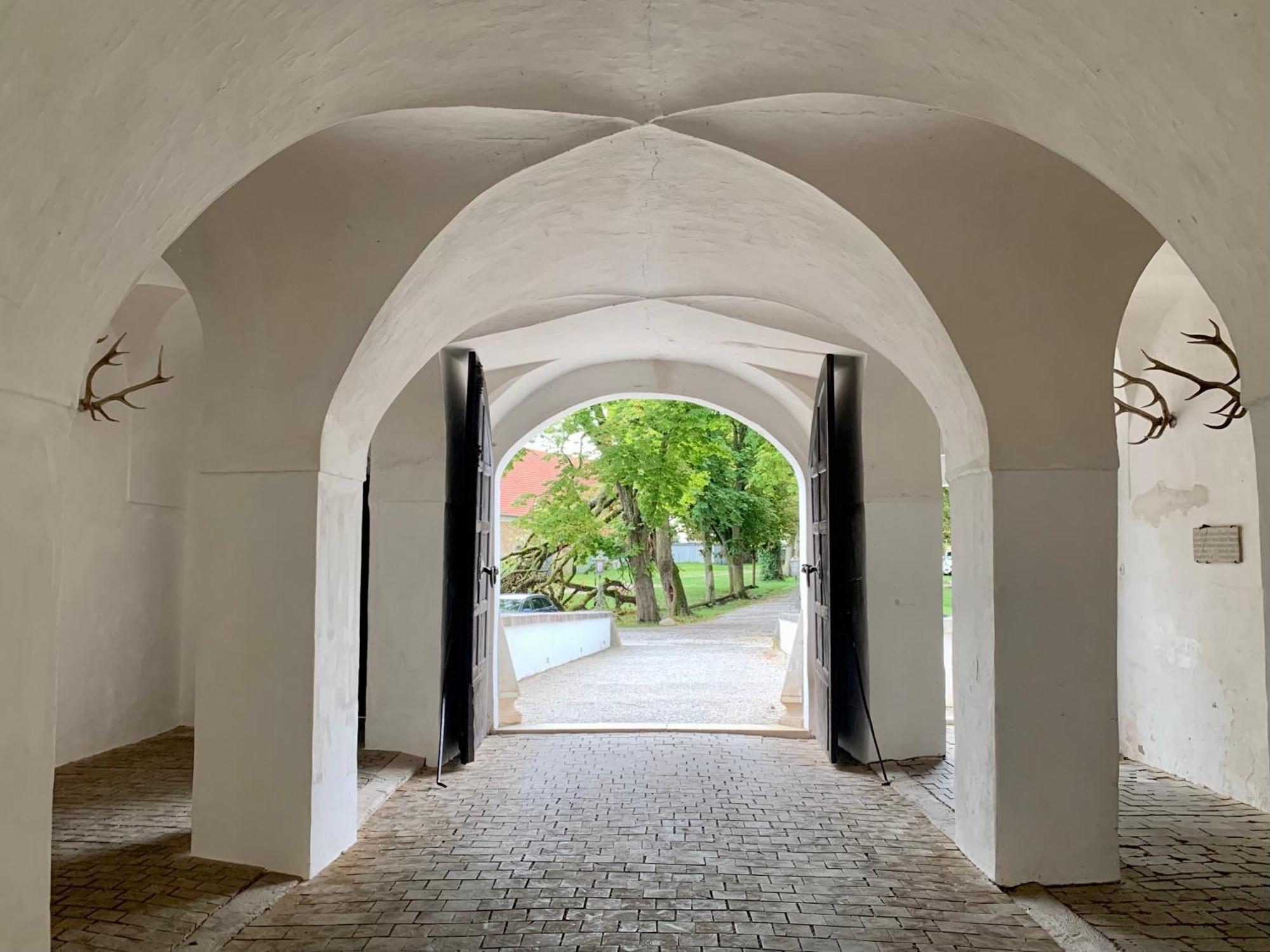Wohnen Im Wasserschloss Sandizell Schrobenhausen Exterior photo